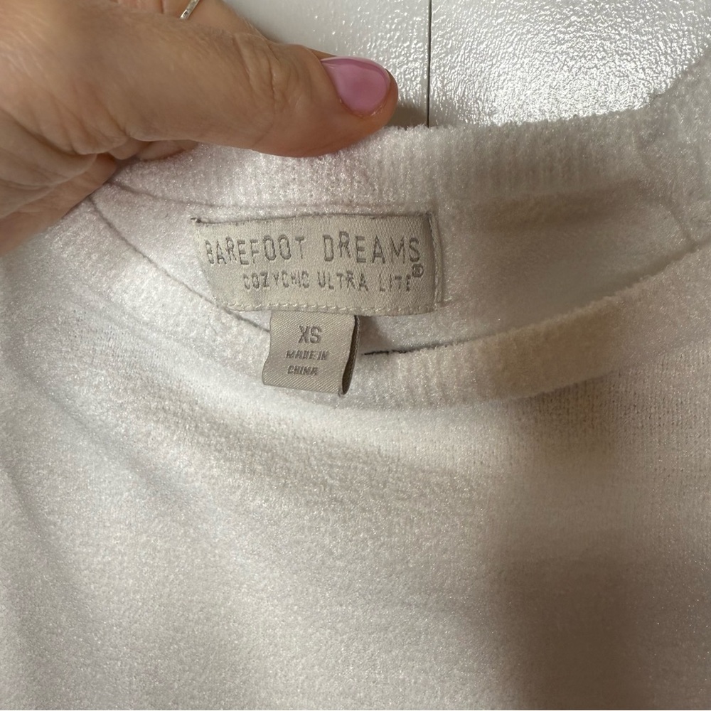 Barefoot Dreams CozyChic Ultra Lite pullover with front pocket White XS - Picture 3 of 6